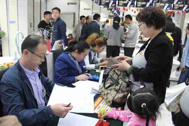 情歌王子黃格選燃爆鄂爾多斯，歐路莎20周年慶鄂爾多斯站完美收官