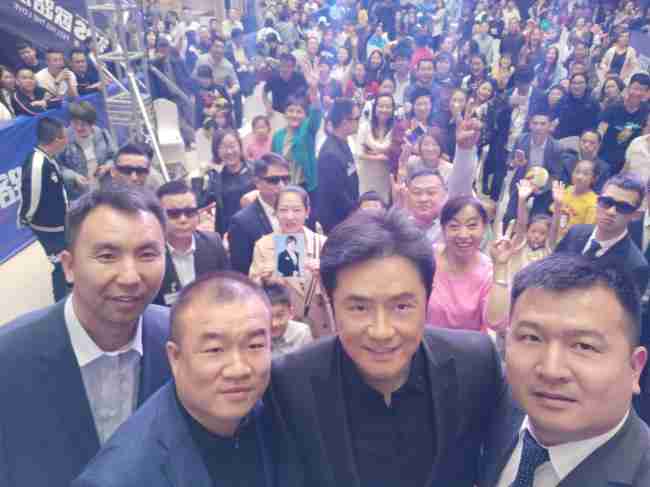 情歌王子黃格選燃爆鄂爾多斯，歐路莎20周年慶鄂爾多斯站完美收官